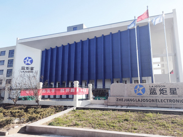 足不出戶,編輯帶你云探秘集成灶工廠內部